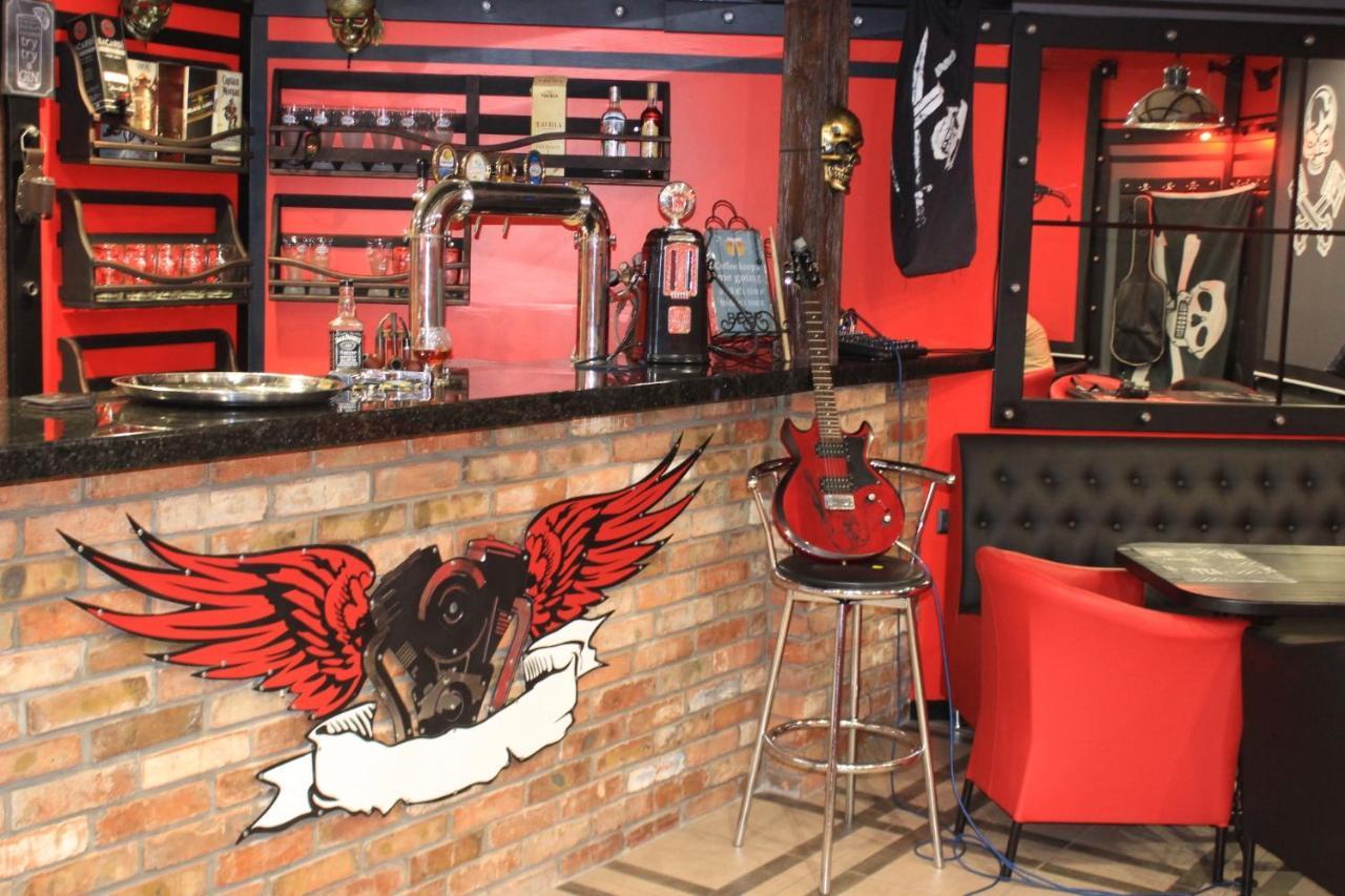 Hotel Biker'S Pub Oleksandriia Esterno foto